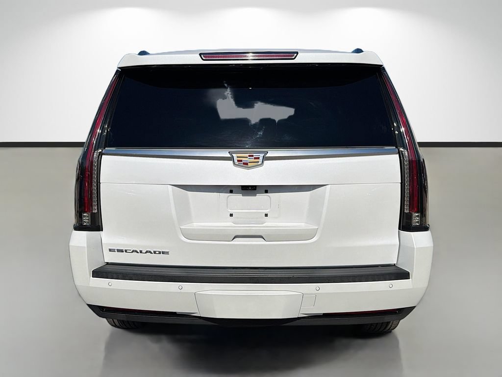 Used 2020 Cadillac Escalade Luxury RWD image 4