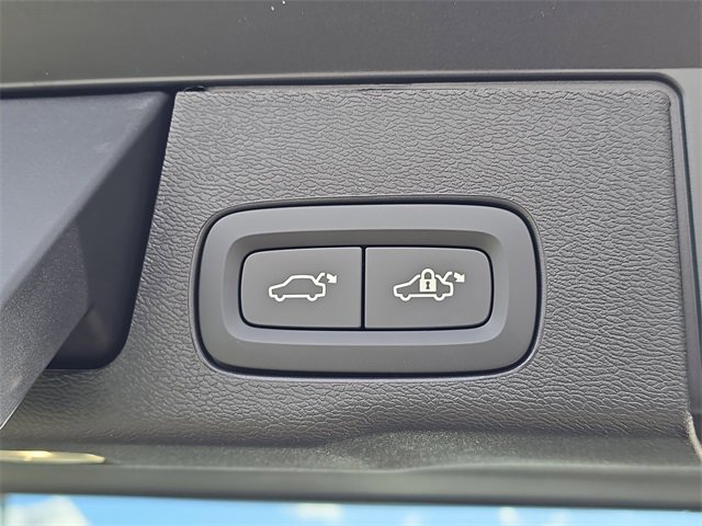 New 2026 Volvo XC60 B5 Plus w/ Protection Package Premier image 30