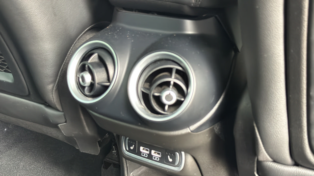 Used 2023 Alfa Romeo Stelvio Veloce AWD/4WD image 30