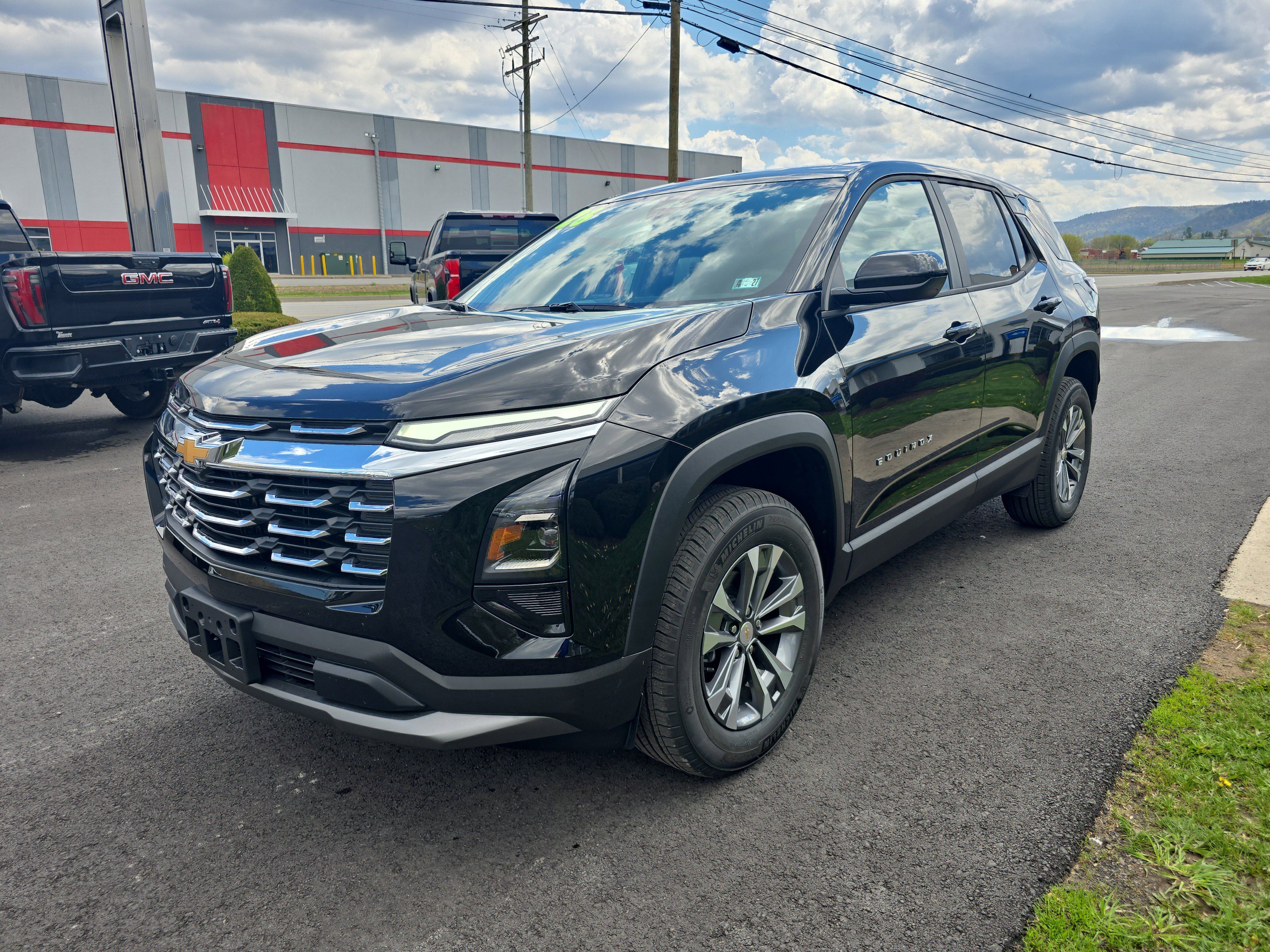 New 2026 Chevrolet Equinox LT w/ Convenience Package II AWD/4WD image 8