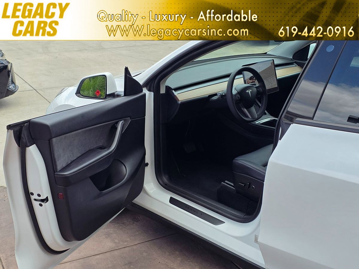 Used 2021 Tesla Model Y Long Range AWD/4WD image 43