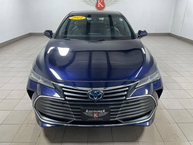 Used 2021 Toyota Avalon Limited w/ Advanced Safety Package FWD image 2