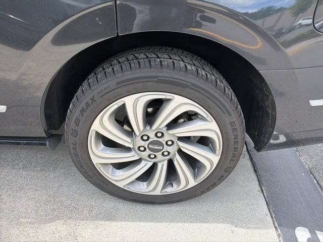 Certified 2022 Lincoln Navigator Reserve AWD/4WD image 3