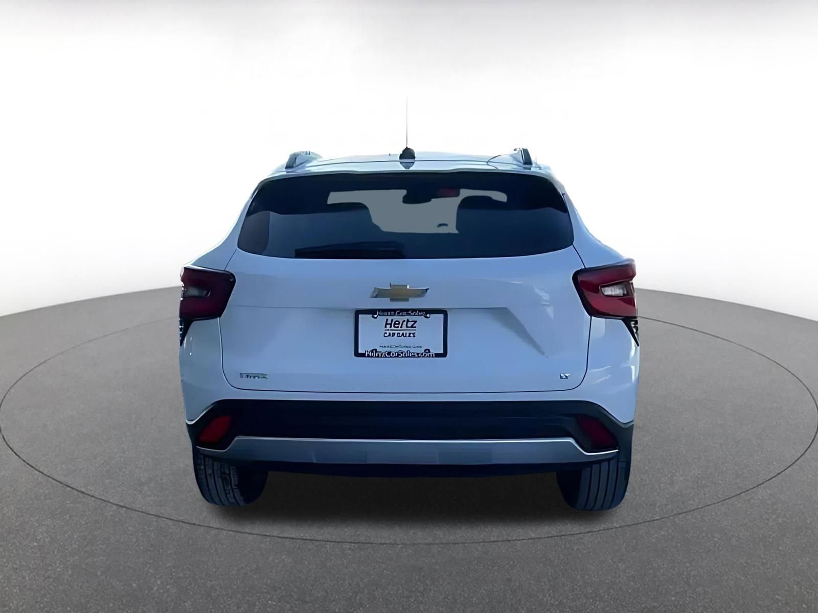 Used 2025 Chevrolet Trax LT w/ LT Convenience Package image 10