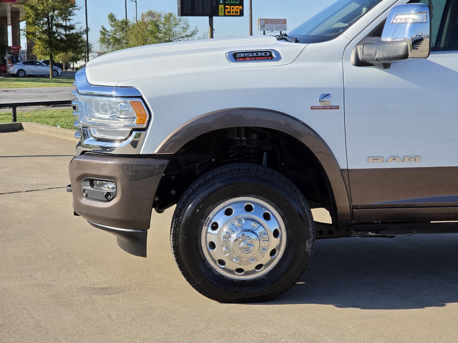 Used 2024 RAM 3500 Limited w/ Towing Technology Group AWD/4WD image 10