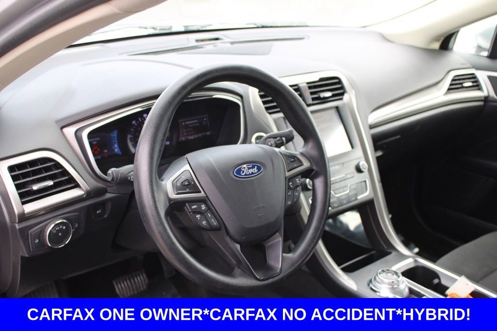 Used 2019 Ford Fusion SE image 18