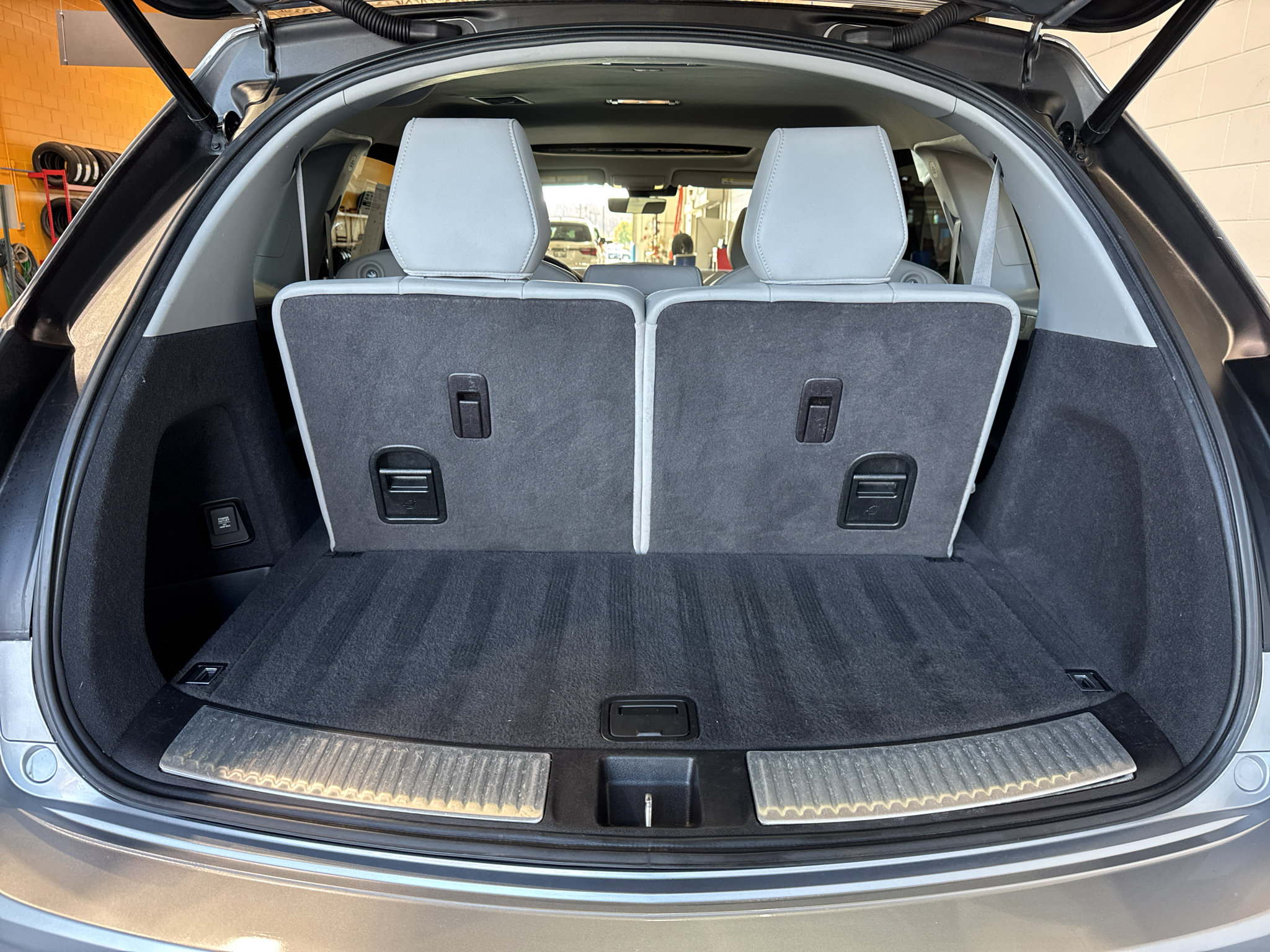 Used 2020 Acura MDX FWD image 21
