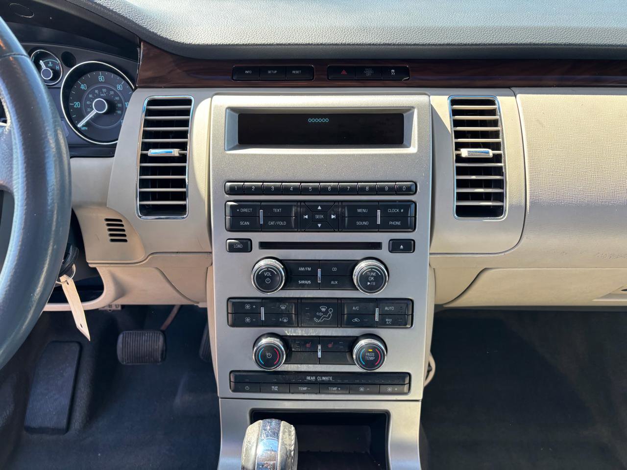Used 2009 Ford Flex SEL image 16