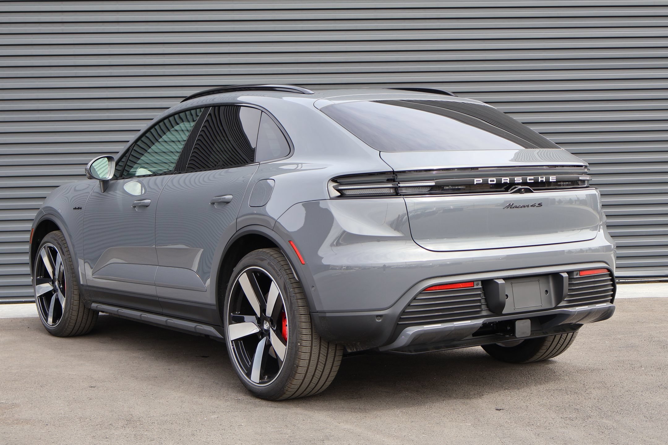 New 2026 Porsche Macan 4S Electric AWD/4WD image 3