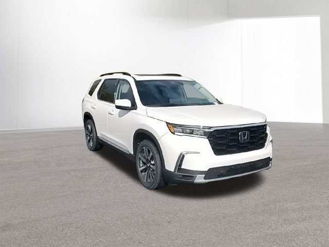 New 2025 Honda Pilot Touring image 2