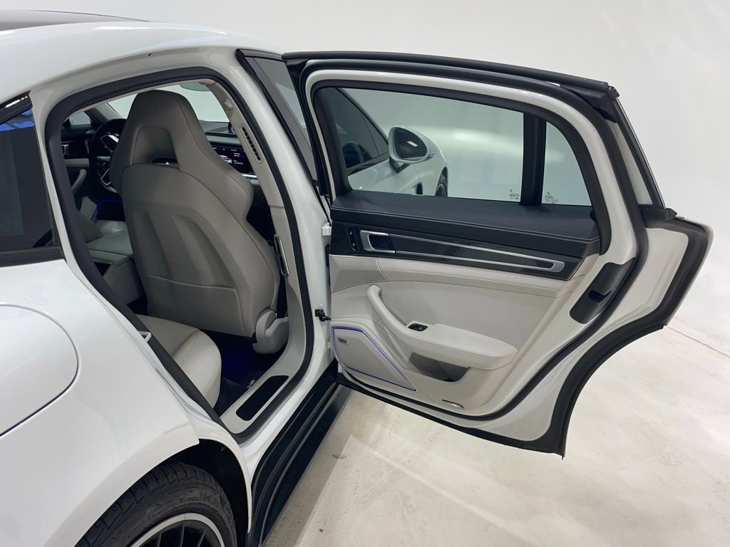 Used 2020 Porsche Panamera GTS image 21