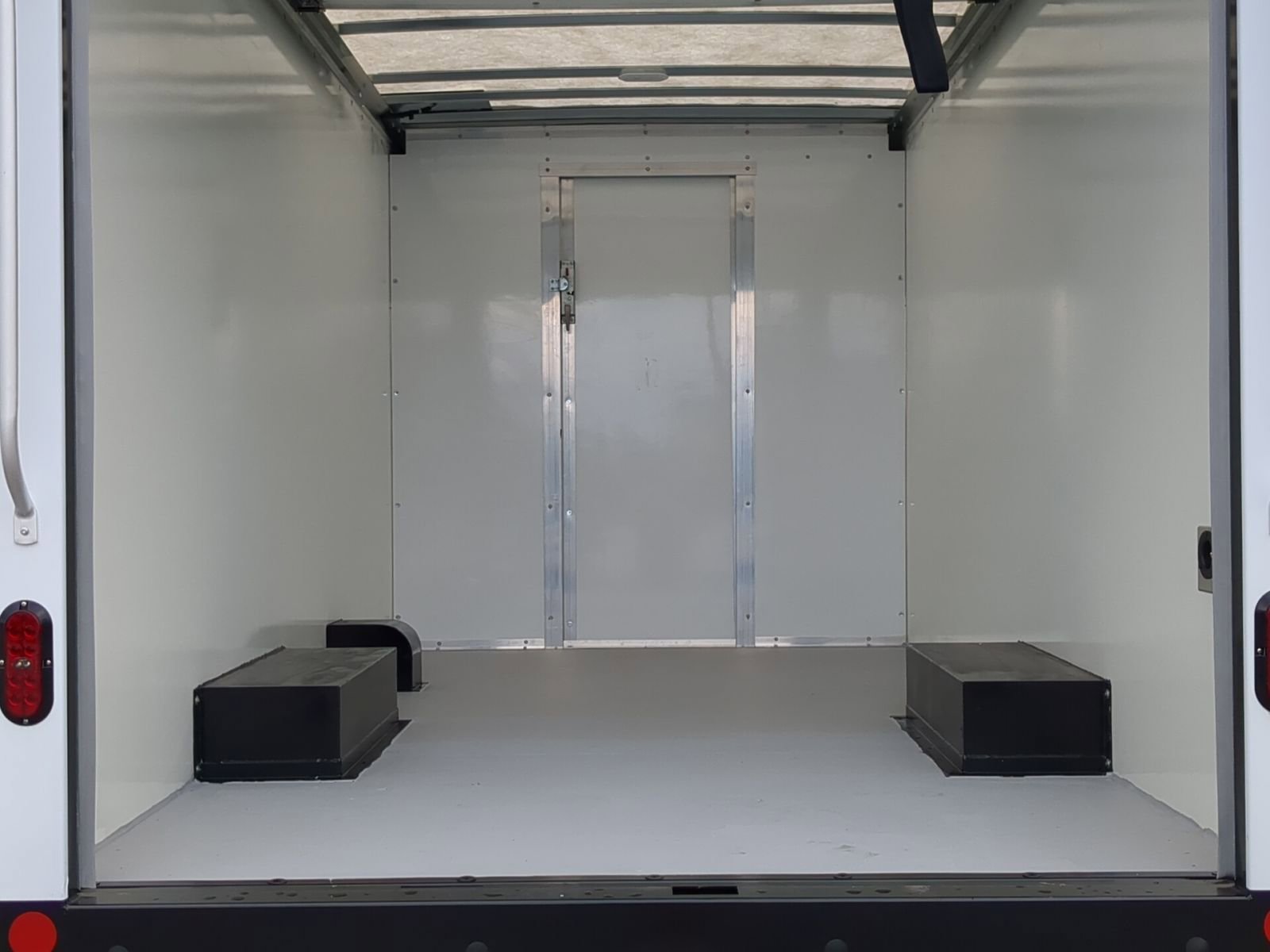 New 2025 GMC Savana 3500 w/ Power Convenience Package image 27