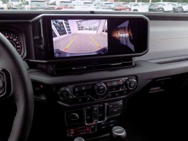 Certified 2024 Jeep Gladiator Sport image 31