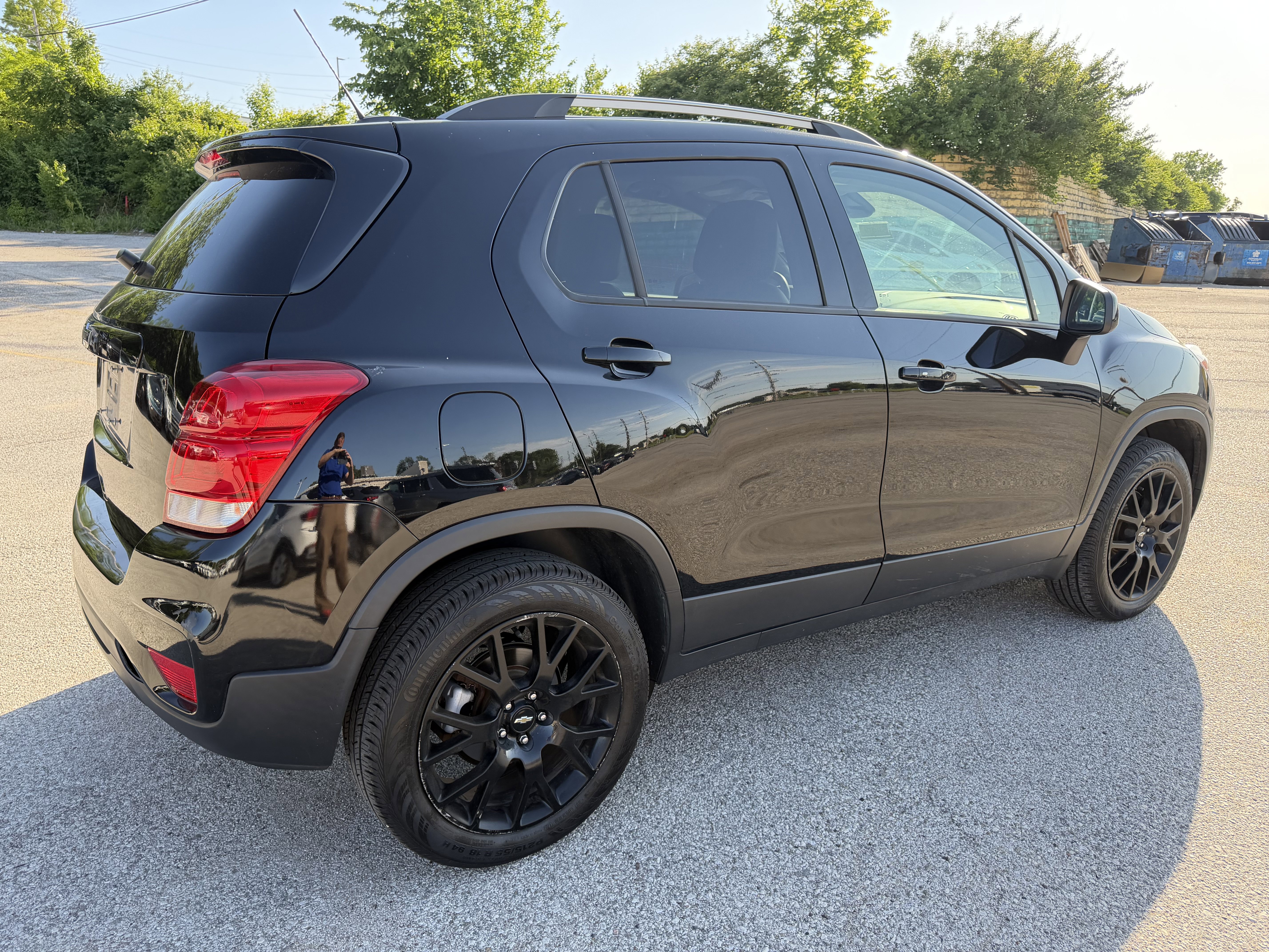 Used 2021 Chevrolet Trax LT w/ Midnight Edition AWD/4WD image 7
