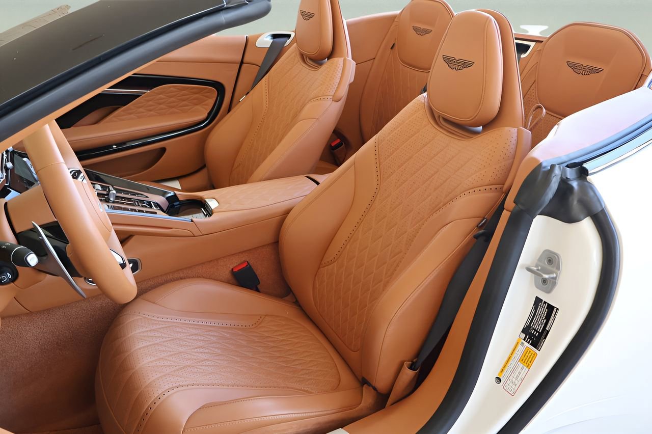Used 2024 Aston Martin DB12 Convertible image 12
