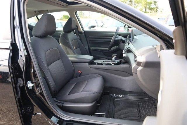 Certified 2024 Nissan Altima 2.5 SV w/ SV Premium Package AWD/4WD image 25