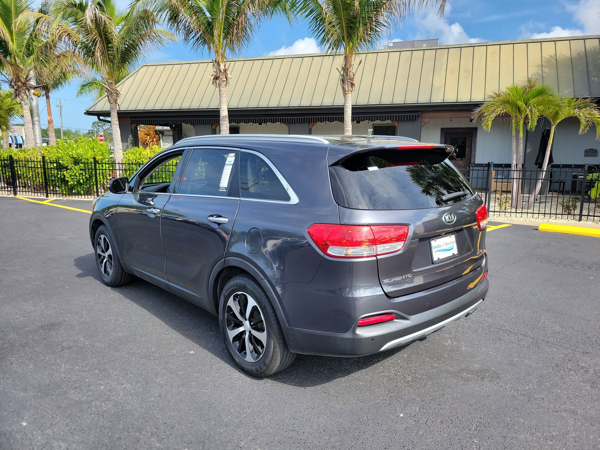 Used 2017 Kia Sorento EX FWD image 8