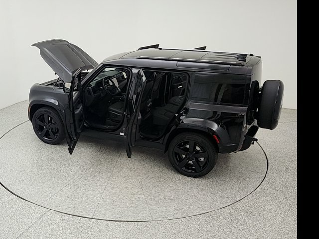 New 2026 Land Rover Defender 110 X-Dynamic SE AWD/4WD image 44