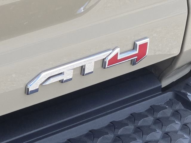 Certified 2024 GMC Canyon AT4 w/ AT4 Premium Package AWD/4WD image 9