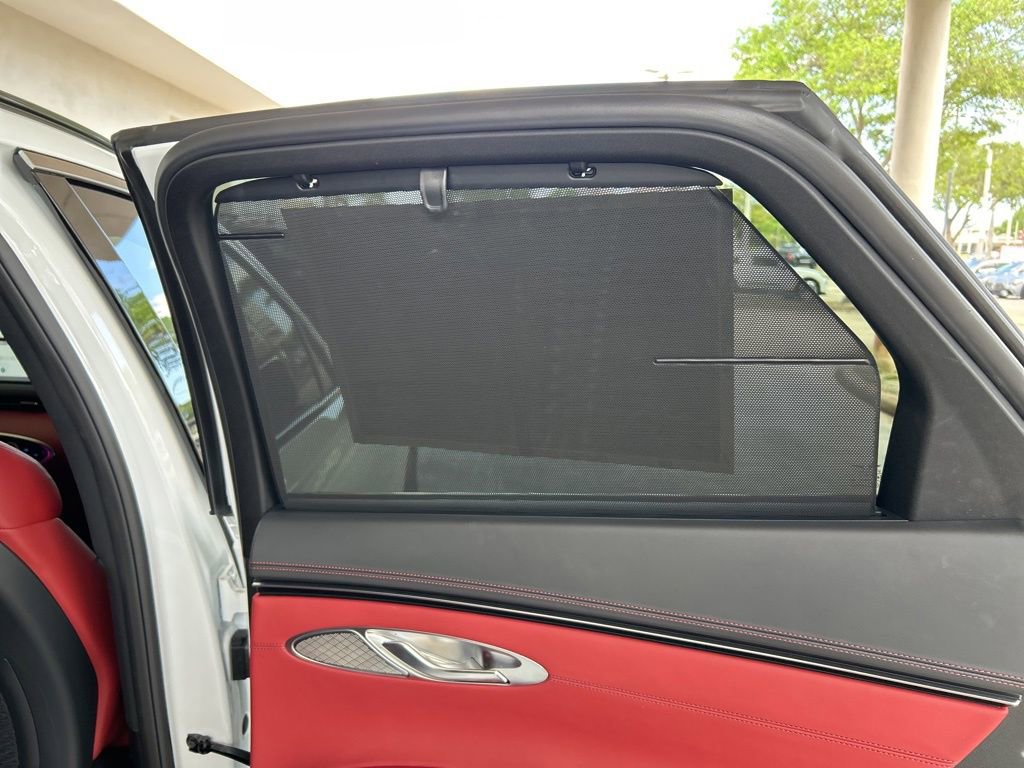 Used 2025 Genesis GV70 2.5T w/ Sport Prestige Package image 32