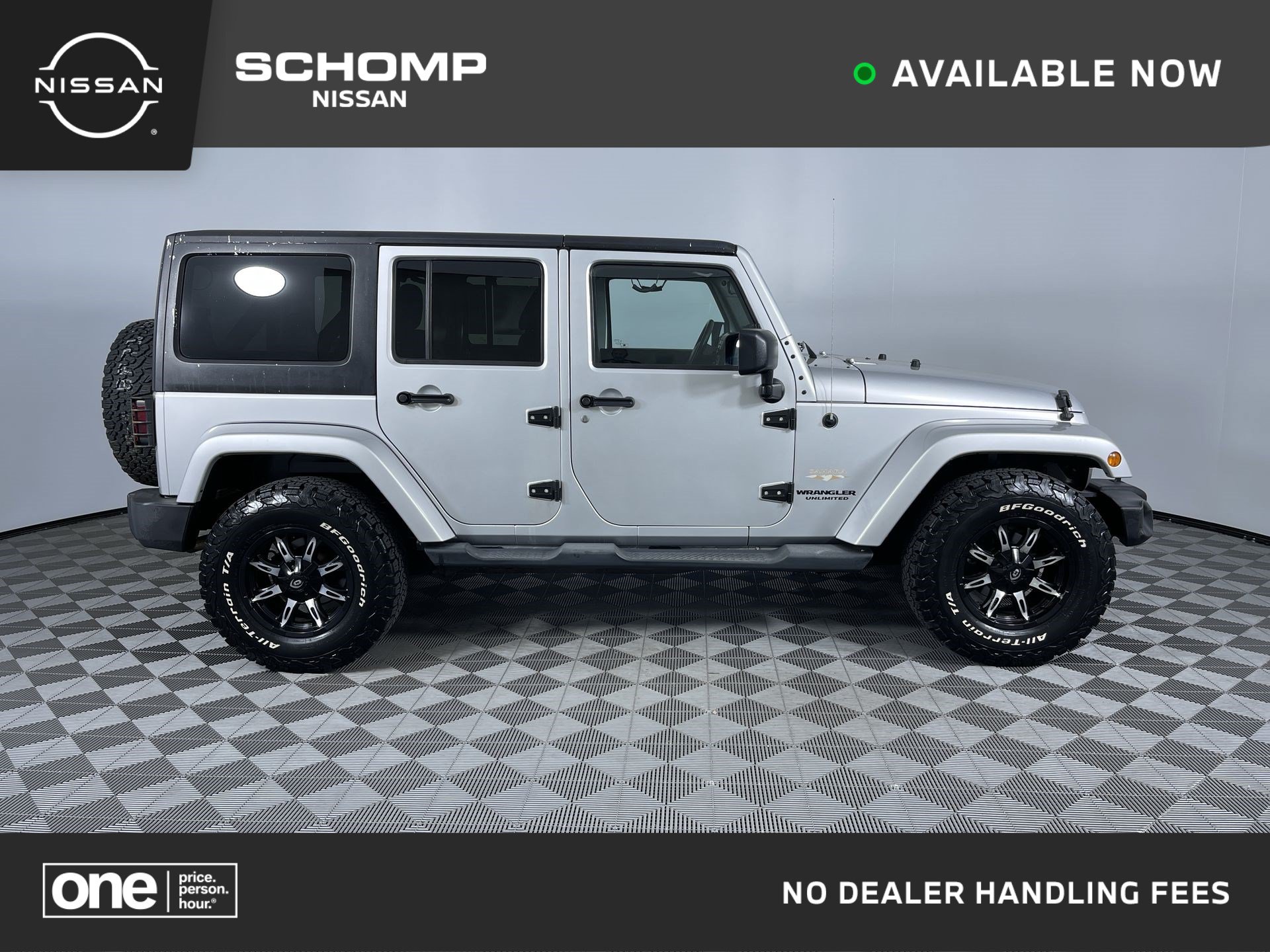Used 2012 Jeep Wrangler Unlimited Sahara w/ Connectivity Group AWD/4WD image 1