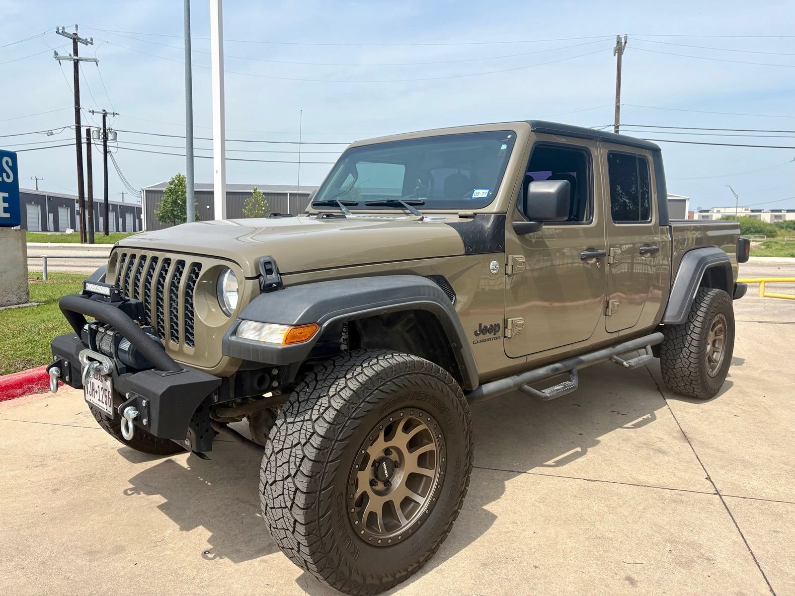 Used 2020 Jeep Gladiator Sport AWD/4WD image 9