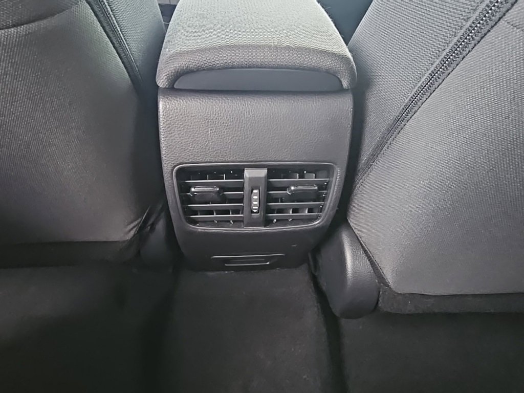 Used 2025 Toyota Corolla Cross AWD Hybrid image 14