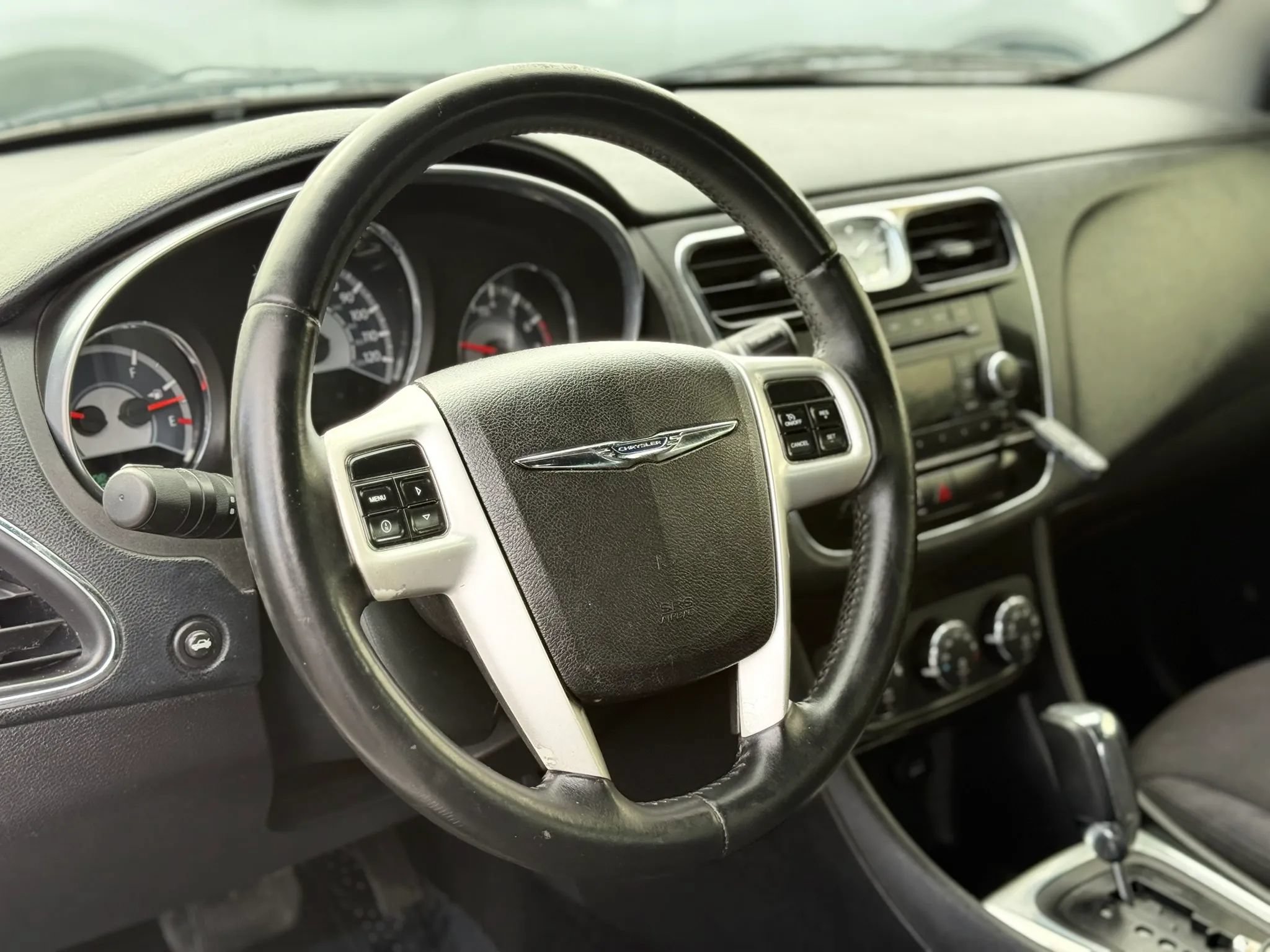 Used 2013 Chrysler 200 Touring FWD image 18