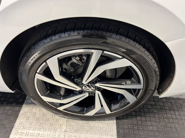 Certified 2025 Volkswagen Jetta SEL FWD image 15