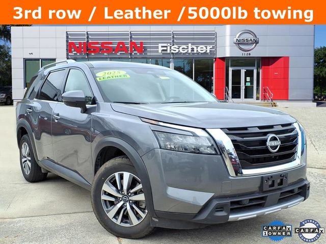 Certified 2025 Nissan Pathfinder SL image 1
