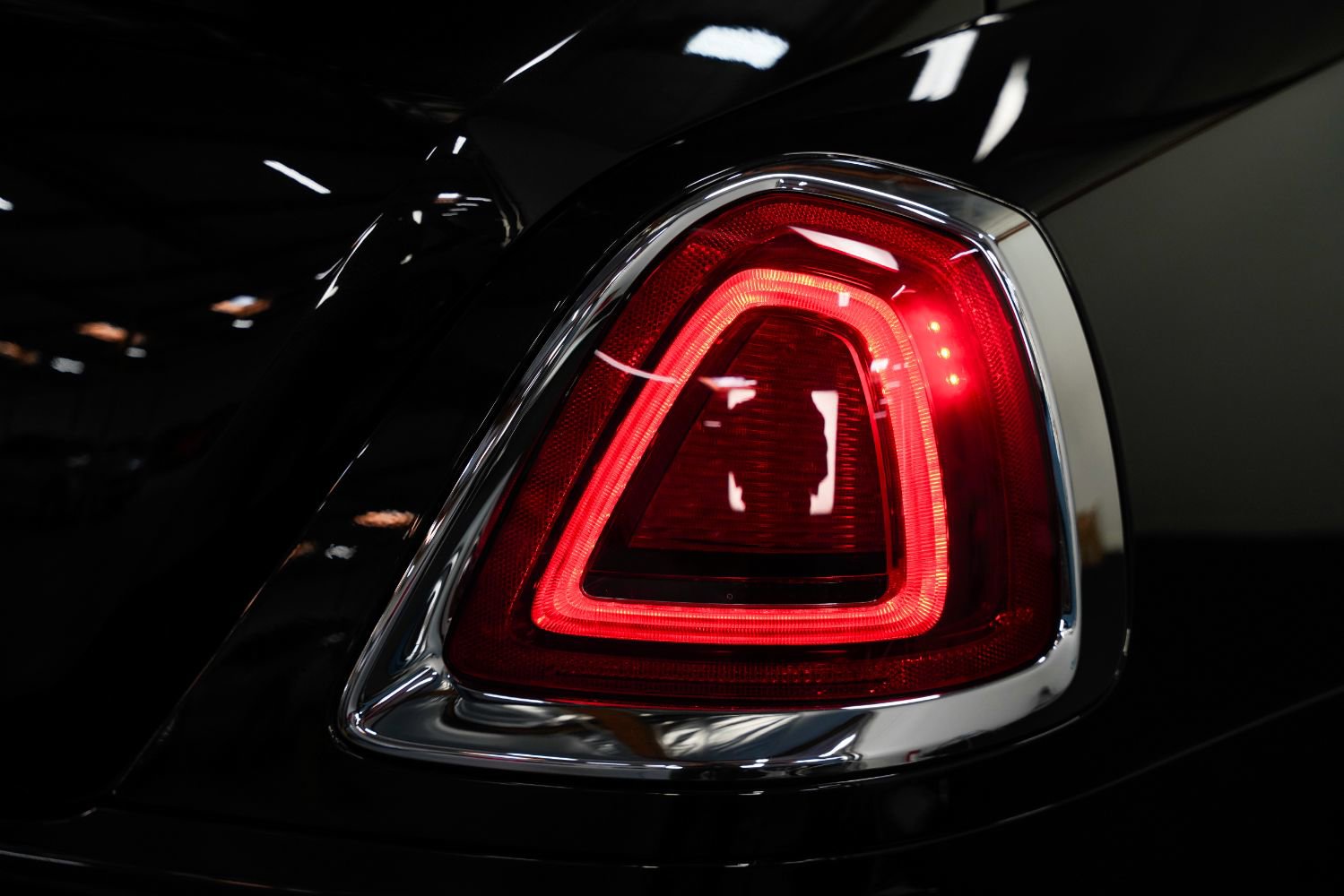 Used 2017 Rolls-Royce Wraith image 22