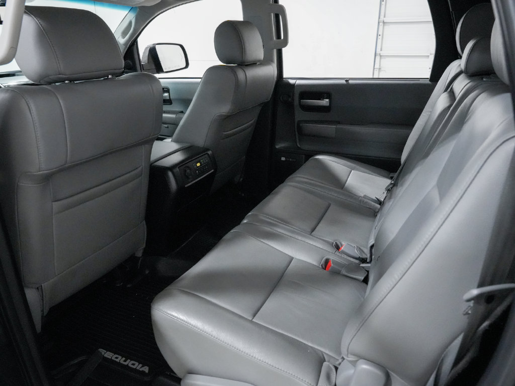 Used 2017 Toyota Sequoia Limited w/ Safety & Convenience Package AWD/4WD image 28
