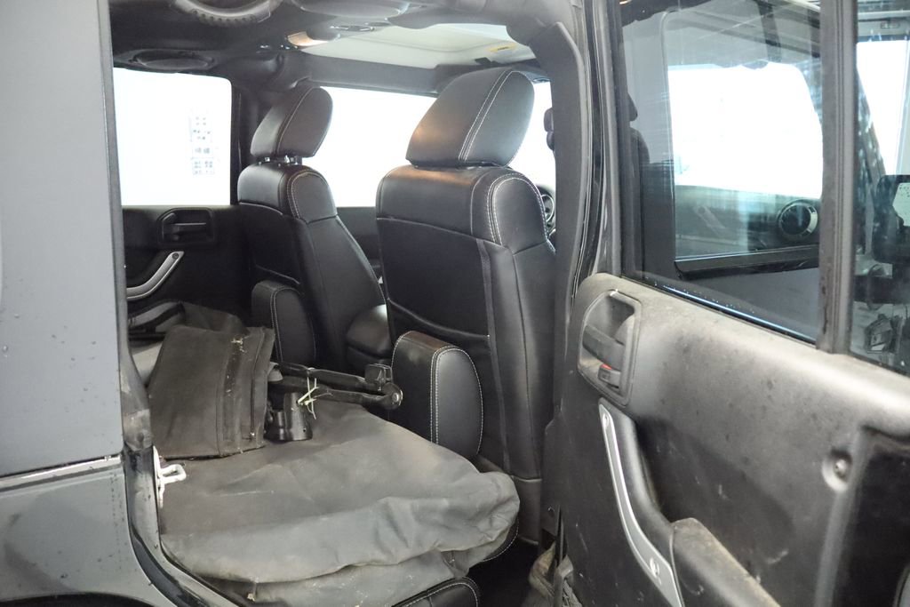 Used 2011 Jeep Wrangler Unlimited Sahara w/ Dual Top Group image 18