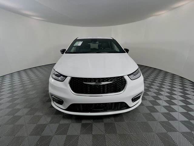 New 2026 Chrysler Pacifica Select image 3