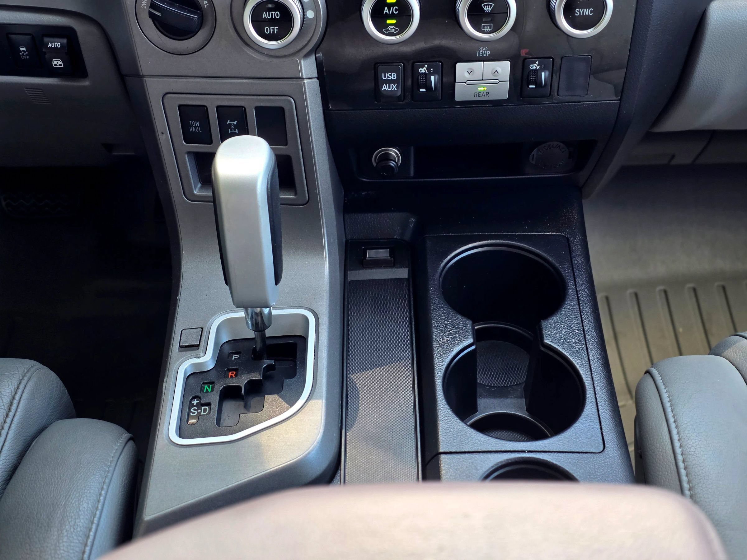 Used 2011 Toyota Sequoia Limited AWD/4WD image 31