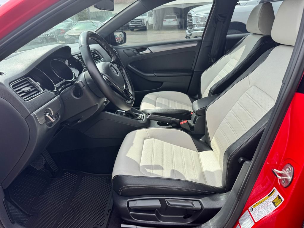 Used 2016 Volkswagen Jetta Sport FWD image 18