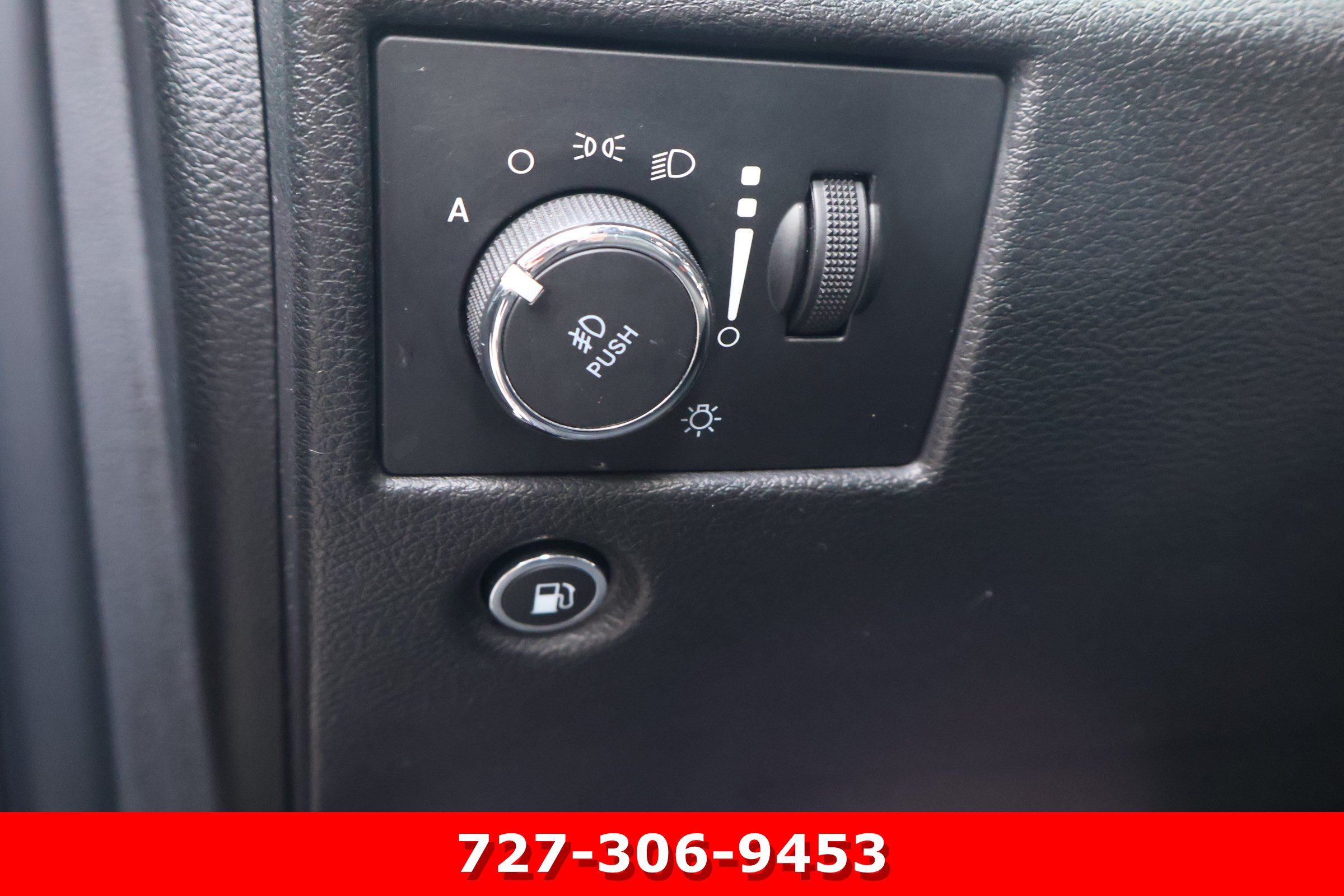 Used 2021 Jeep Grand Cherokee Laredo X AWD/4WD image 17