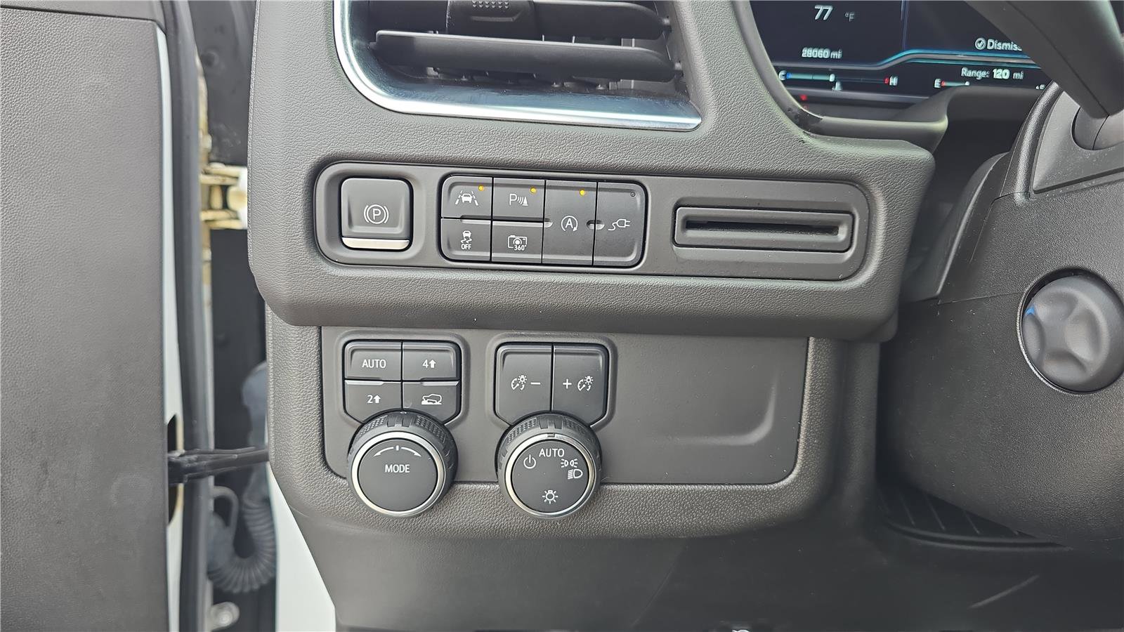 Used 2022 Chevrolet Suburban RST w/ Luxury Package AWD/4WD image 27