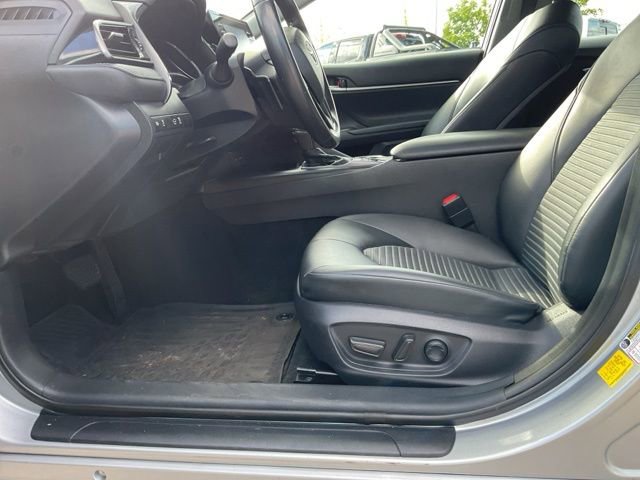 Used 2022 Toyota Camry SE image 10