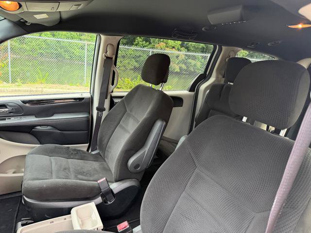 Used 2016 Dodge Grand Caravan SE FWD image 20