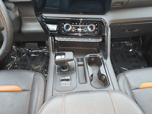 Used 2025 GMC Sierra 1500 AT4 w/ Technology Package AWD/4WD image 3
