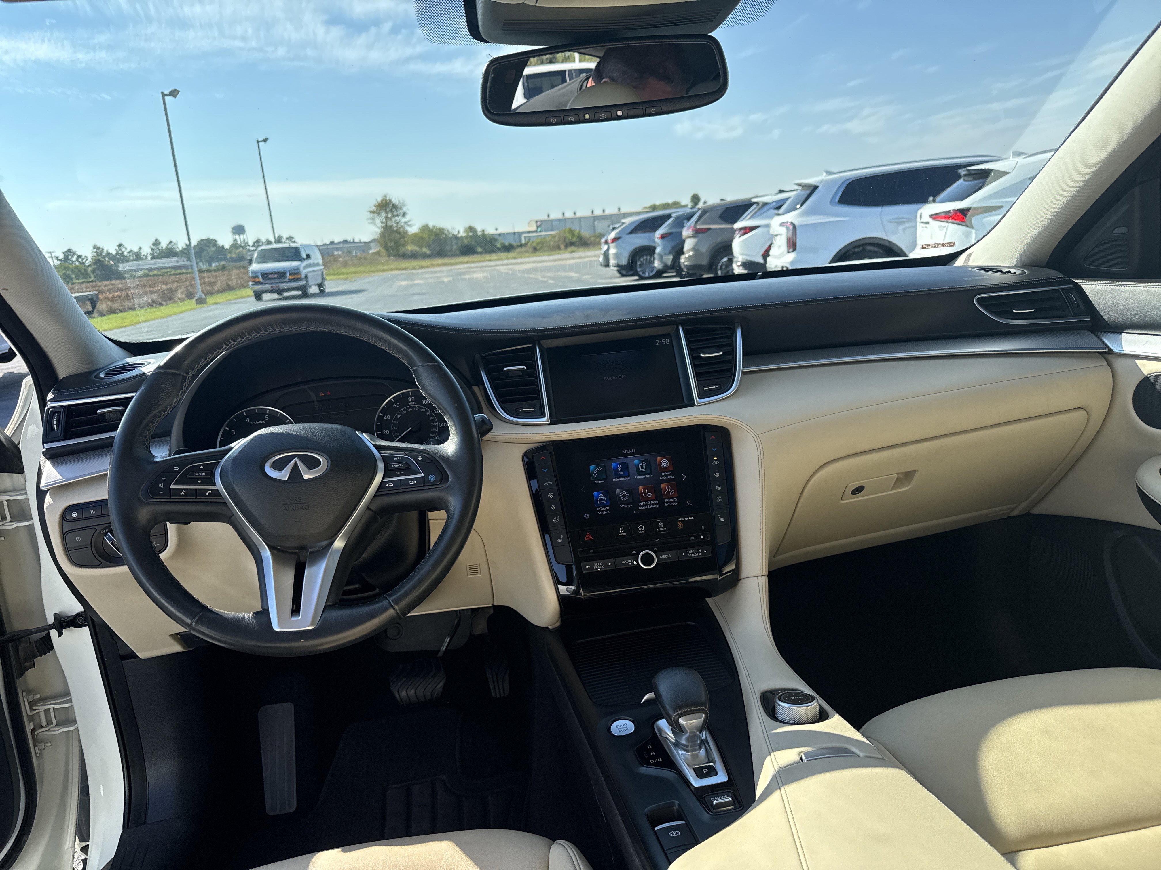 Used 2021 INFINITI QX50 Luxe image 10