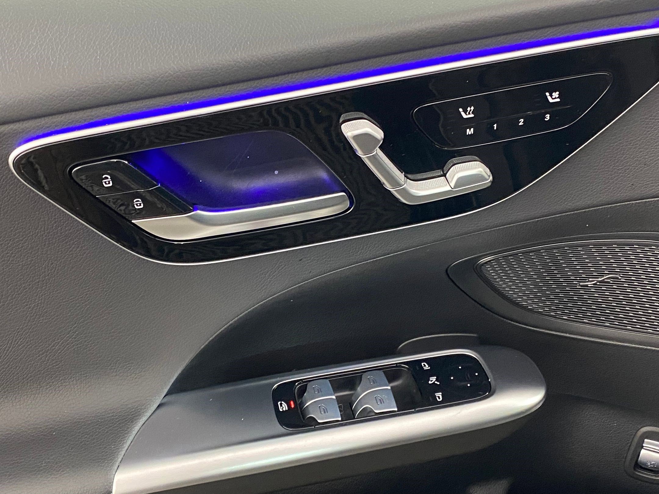 Used 2025 Mercedes-Benz C 300 4MATIC Sedan image 23