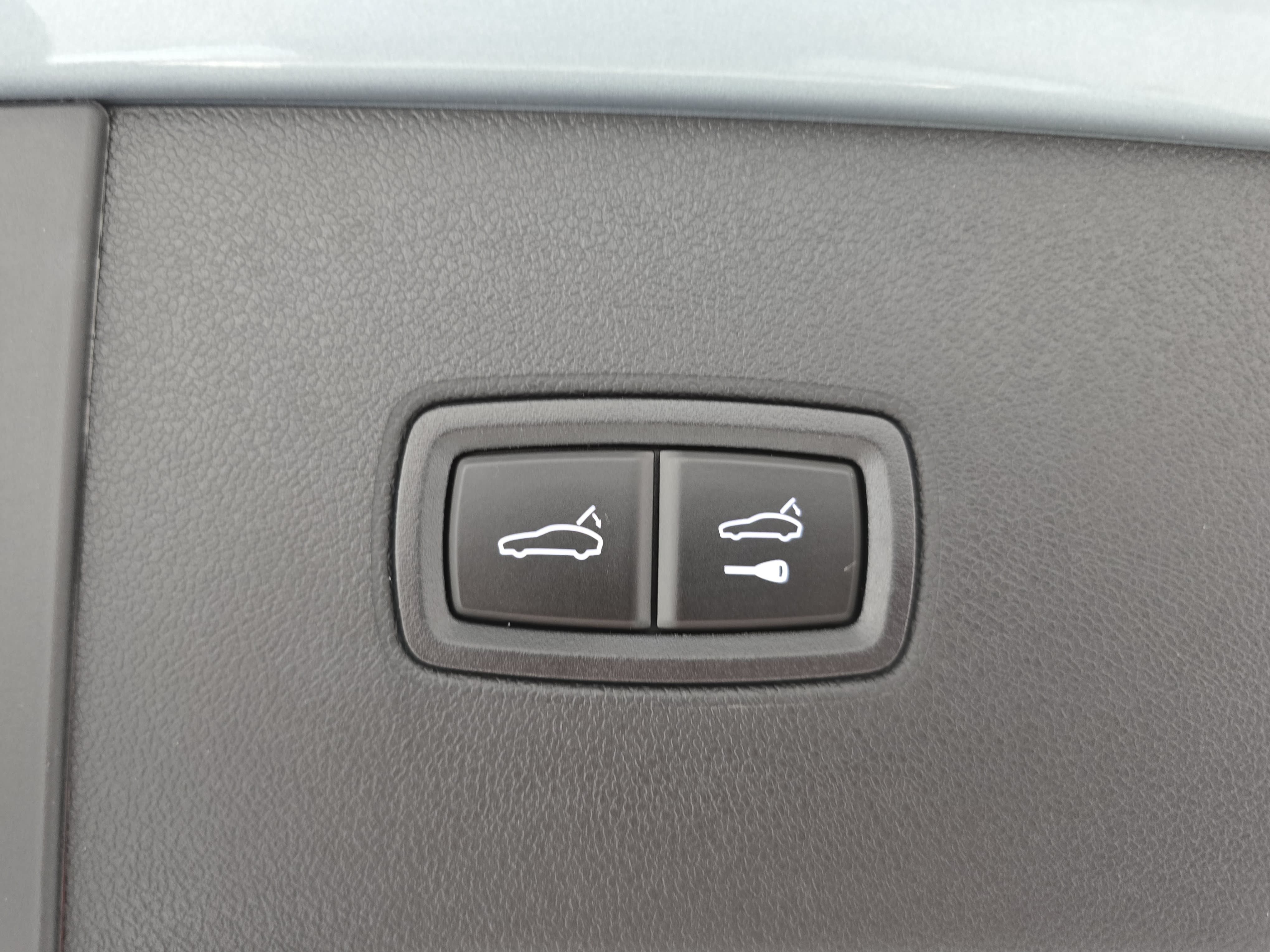 Certified 2026 Porsche Cayenne E-Hybrid AWD/4WD image 15