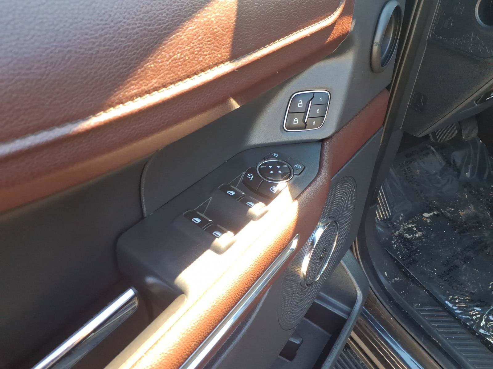 Used 2024 Ford Expedition Limited AWD/4WD image 27
