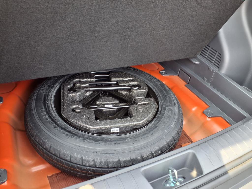 Used 2025 Hyundai Kona SE image 25