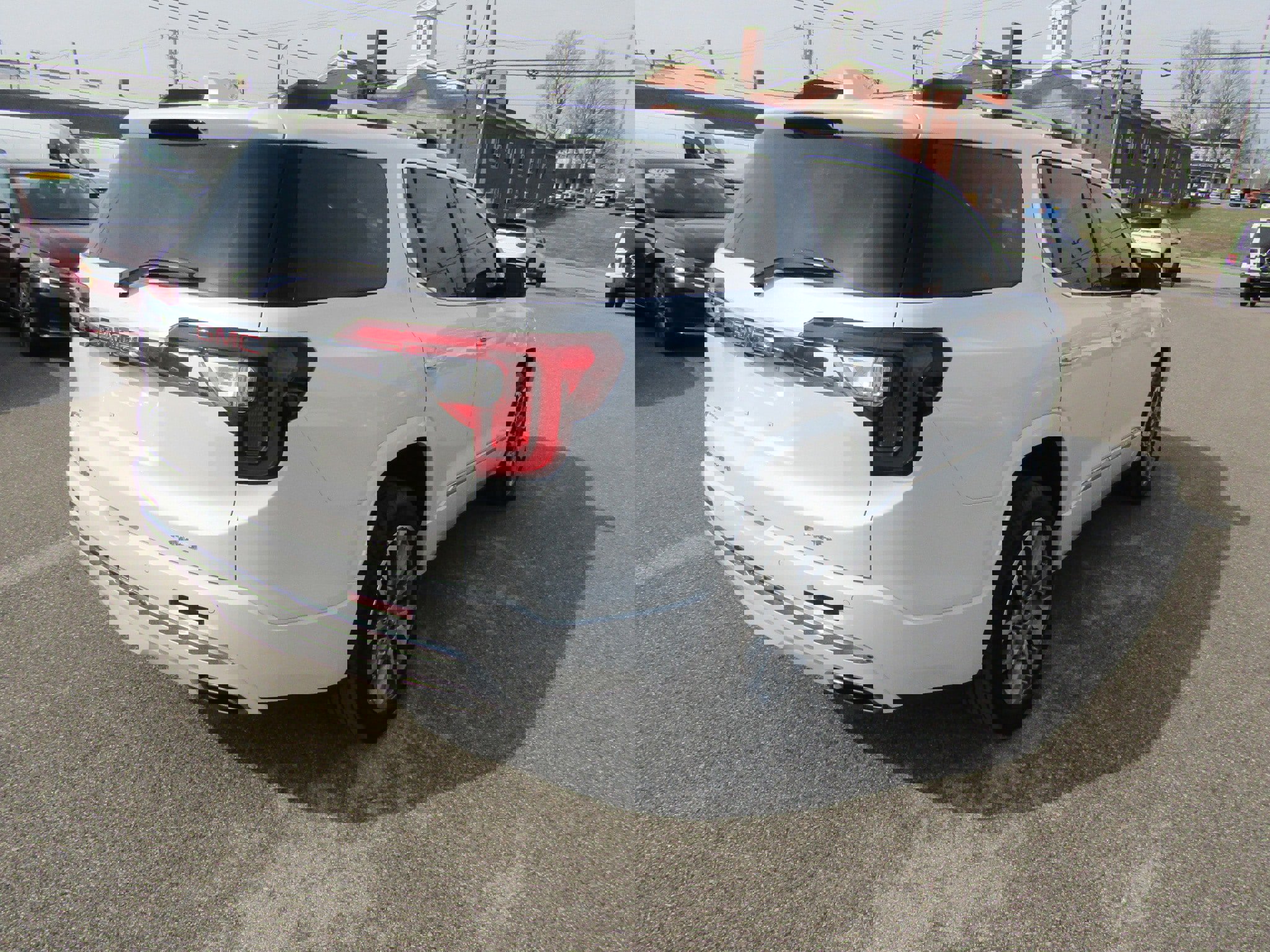 Used 2023 GMC Acadia Denali w/ Denali Ultimate Package image 3