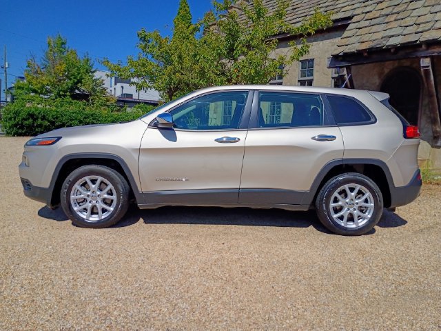 Used 2014 Jeep Cherokee Sport FWD image 6