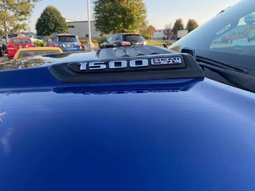 Used 2019 RAM 1500 Laramie w/ Sport Appearance Package image 11