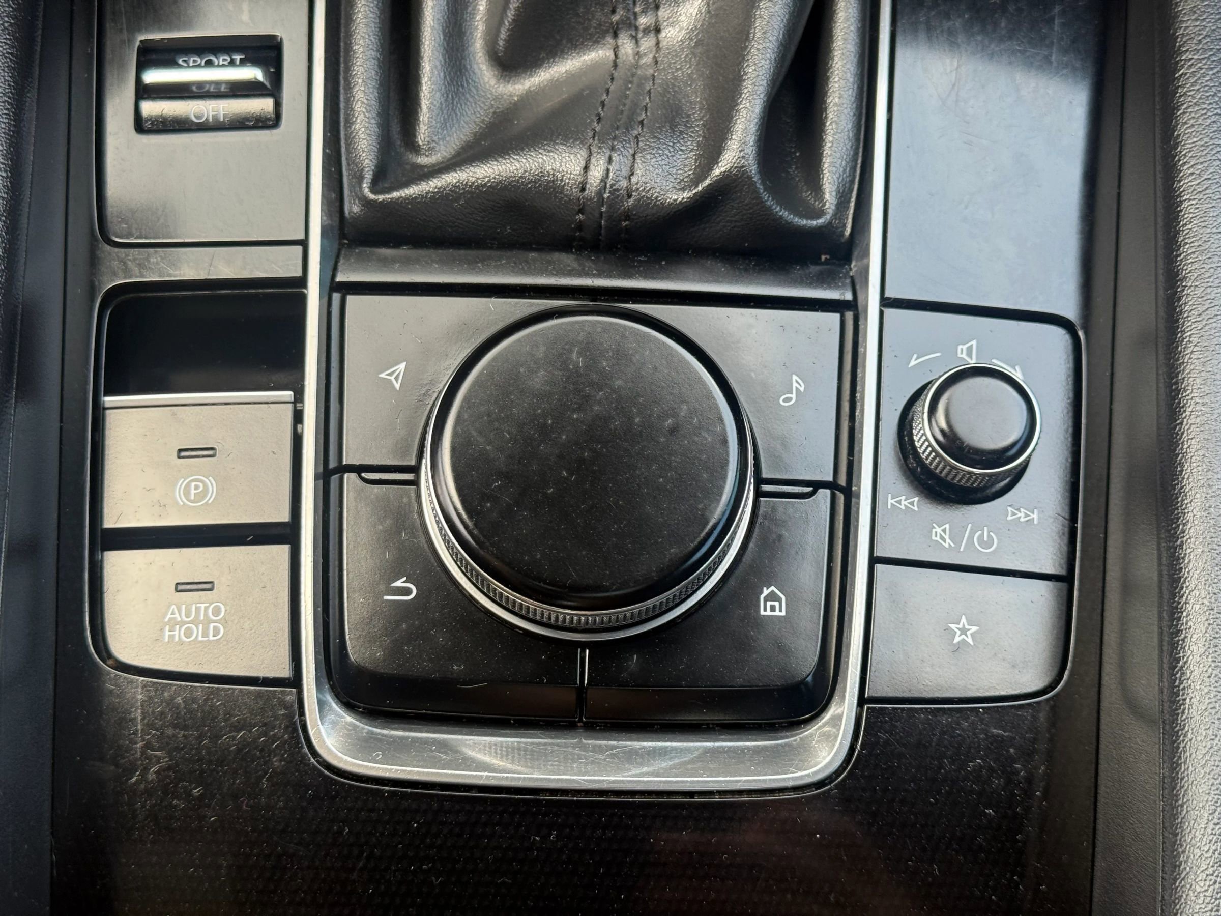 Used 2022 MAZDA MAZDA3 s image 23